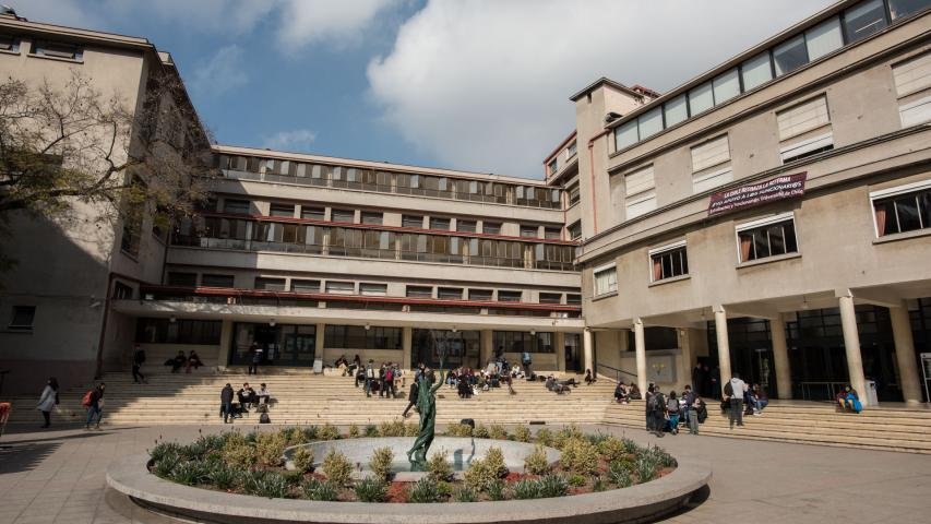 Patio de la Escuela de Derecho